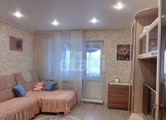 Продается 4-комнатная квартира, 60 м2, Набережные Челны, улица Комарова, 1