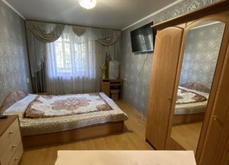 Сдаю трехкомнатную квартиру, 82 м2, поселок городского типа Новый Свет, улица Шаляпина, 7