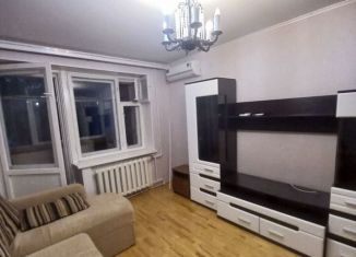 Сдаю в аренду трехкомнатную квартиру, 70 м2, Калуга, улица Гагарина, 8