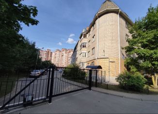 Продажа 2-комнатной квартиры, 78.3 м2, Великий Новгород, улица Рахманинова, 8к1