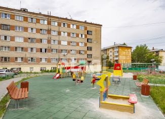 Продам 2-ком. квартиру, 43.3 м2, Екатеринбург, Братская улица, 9, метро Чкаловская