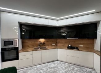 Продается 4-ком. квартира, 82.7 м2, Ульяновск, бульвар Военных Строителей, 3