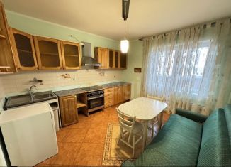 Продам 2-ком. квартиру, 65.2 м2, Троицк, Академическая площадь, 3