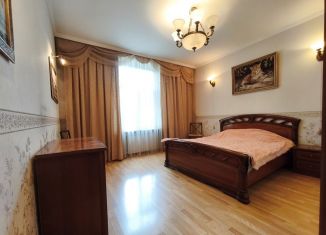 Сдаю в аренду 2-ком. квартиру, 71.1 м2, Санкт-Петербург, улица Ленсовета, 10