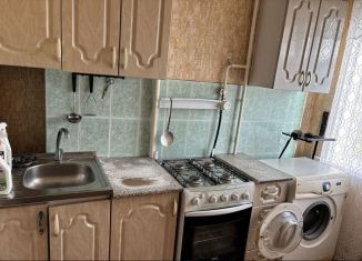 Сдам в аренду 2-ком. квартиру, 55 м2, Арзамас, улица Мира, 21
