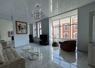 Сдача в аренду 3-ком. квартиры, 150 м2, Санкт-Петербург, улица Восстания, 8А