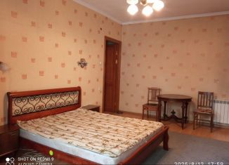 Сдам в аренду трехкомнатную квартиру, 84 м2, Санкт-Петербург, 9-я Красноармейская улица, 3/7