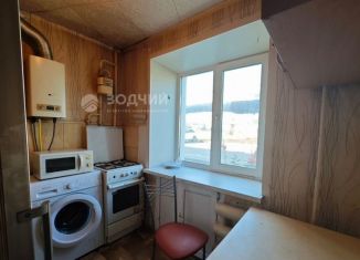 Продается двухкомнатная квартира, 42.9 м2, Канаш, микрорайон Восточный, 19