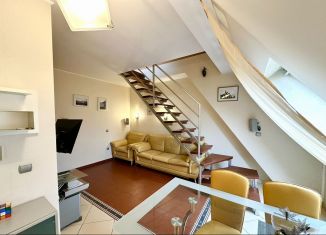 Продаю двухкомнатную квартиру, 52.2 м2, Калининград, Осенняя улица, 30