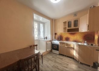 Сдаю двухкомнатную квартиру, 49 м2, Тобольск, 9-й микрорайон, 5