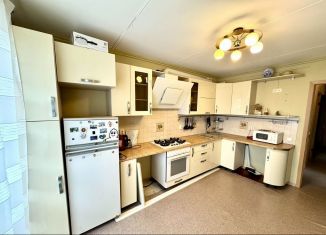 Продаю 2-комнатную квартиру, 58.3 м2, Ярославль, улица Панина, 17к2