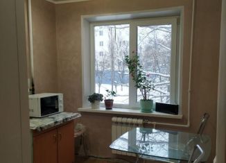 Трехкомнатная квартира на продажу, 65 м2, Старый Оскол, микрорайон Рудничный, 11А