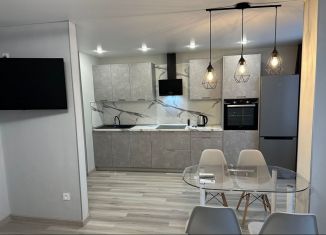 Сдается двухкомнатная квартира, 67 м2, Республика Башкортостан, улица Минигали Губайдуллина, 10/1