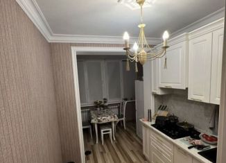 Сдается в аренду 2-комнатная квартира, 64 м2, Махачкала, улица Гагарина, 54Б