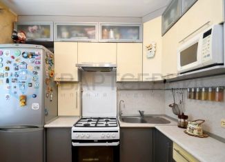 Продам 2-ком. квартиру, 44.8 м2, Омская область, улица Фёдора Крылова, 2