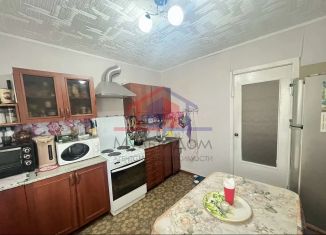 Продается пятикомнатная квартира, 120 м2, Губкин, улица Агошкова, 1
