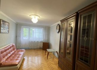 Сдается 2-ком. квартира, 52 м2, Армавир, улица Розы Люксембург, 99