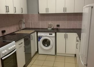 Сдаю в аренду 2-комнатную квартиру, 56 м2, Абакан, Хакасская улица, 171