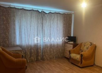 Сдается в аренду однокомнатная квартира, 35 м2, Тобольск, 9-й микрорайон, 5А