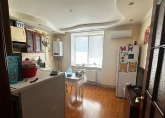 Продам трехкомнатную квартиру, 70 м2, посёлок городского типа Раздольное, Комсомольский переулок, 8