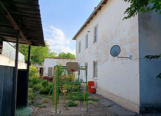 Продаю 2-ком. квартиру, 51 м2, Крымск, улица Кирова, 41