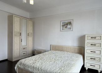 Сдается двухкомнатная квартира, 80 м2, Сочи, Бамбуковая улица, 46