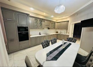 Продам 5-комнатную квартиру, 270 м2, Великие Луки, Вокзальная улица, 22А