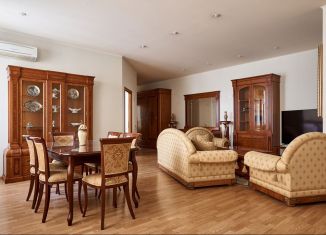 Сдается 4-комнатная квартира, 122 м2, Санкт-Петербург, Невский проспект, 119