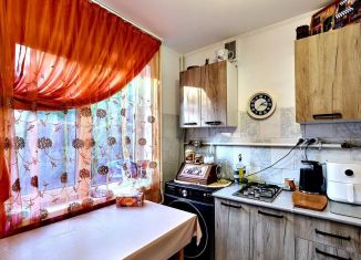 Продам 3-ком. квартиру, 54 м2, Краснодар, микрорайон Черемушки, улица Селезнёва, 106