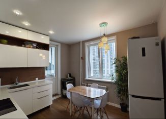 Сдается в аренду 2-комнатная квартира, 61.9 м2, рабочий посёлок Кольцово, Никольский проспект, 15