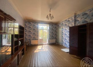 Продажа трехкомнатной квартиры, 86 м2, Ломоносов, Дворцовый проспект, 51