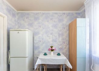 Однокомнатная квартира на продажу, 33.3 м2, Тюмень, улица Мельникайте, 132