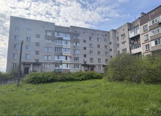 Трехкомнатная квартира на продажу, 63 м2, Волхов, проспект Державина, 32