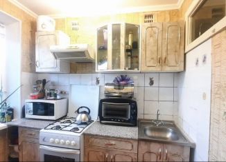 Продается двухкомнатная квартира, 48 м2, Старый Оскол, микрорайон Лебединец, 17