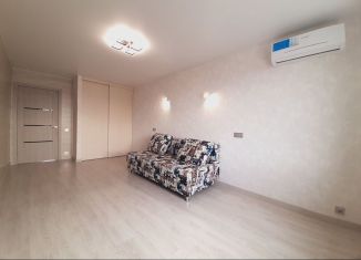 Продаю однокомнатную квартиру, 37 м2, поселок городского типа Стройкерамика, улица Петра Монастырского, 6