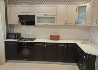 Продам 1-ком. квартиру, 38 м2, Энгельс, проспект Строителей, 47/2, ЖК Парковый