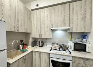 Сдается в аренду 2-комнатная квартира, 50 м2, Сочи, Клубничная улица, 1/19, микрорайон Новый Сочи