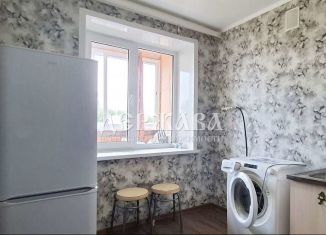 Продаю 1-ком. квартиру, 32.3 м2, Старый Оскол, микрорайон Интернациональный, 3