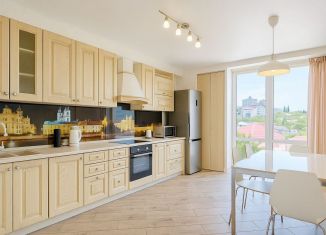 Сдам в аренду 3-ком. квартиру, 105 м2, Сочи, Нагорная улица, 16, микрорайон Центральный