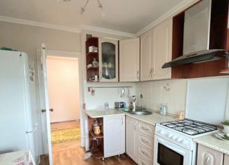 Продаю трехкомнатную квартиру, 76 м2, Пятигорск, улица Адмиральского, 2