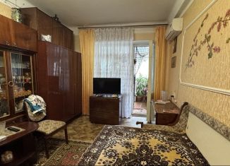 Продам 1-ком. квартиру, 30 м2, Симферополь, улица Дмитрия Ульянова, 20