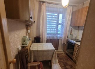 Продается 3-ком. квартира, 50.6 м2, Мурманск, Гвардейская улица, 15