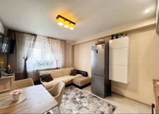 Продажа 2-ком. квартиры, 50.7 м2, Киров, улица Калинина, 40