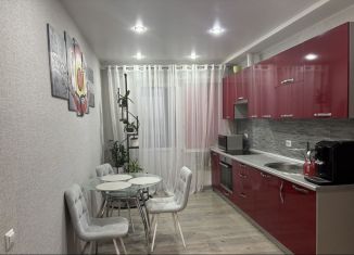 Сдам двухкомнатную квартиру, 55 м2, Таганрог, улица Ленина, 226/5