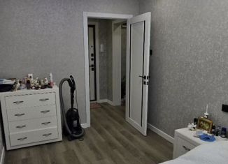 Продаю двухкомнатную квартиру, 45 м2, Тобольск, 7-й микрорайон, 20