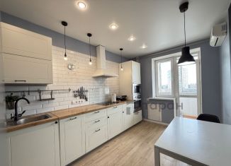 Продам 3-ком. квартиру, 88.3 м2, Челябинск, проспект Победы, 392