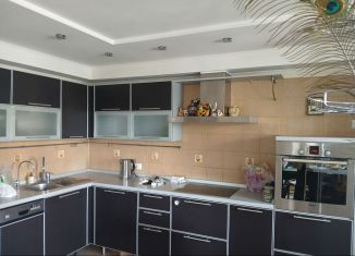 3-комнатная квартира на продажу, 121.8 м2, Челябинск, улица Цвиллинга, 88