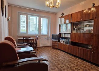 Продам 2-ком. квартиру, 47.8 м2, Дзержинск, улица Строителей, 7