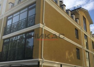 Продается 2-комнатная квартира, 72.1 м2, Ярославль, улица Максимова, 7А