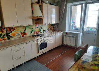 Продаю 2-ком. квартиру, 69.4 м2, Горячий Ключ, улица Ворошилова, 38